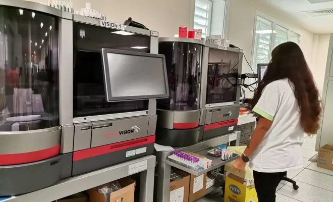 LIVRAISONS ET INSTALLATIONS SUR SITE LABORATOIRE, Saint-Paul, ERGONE medical services